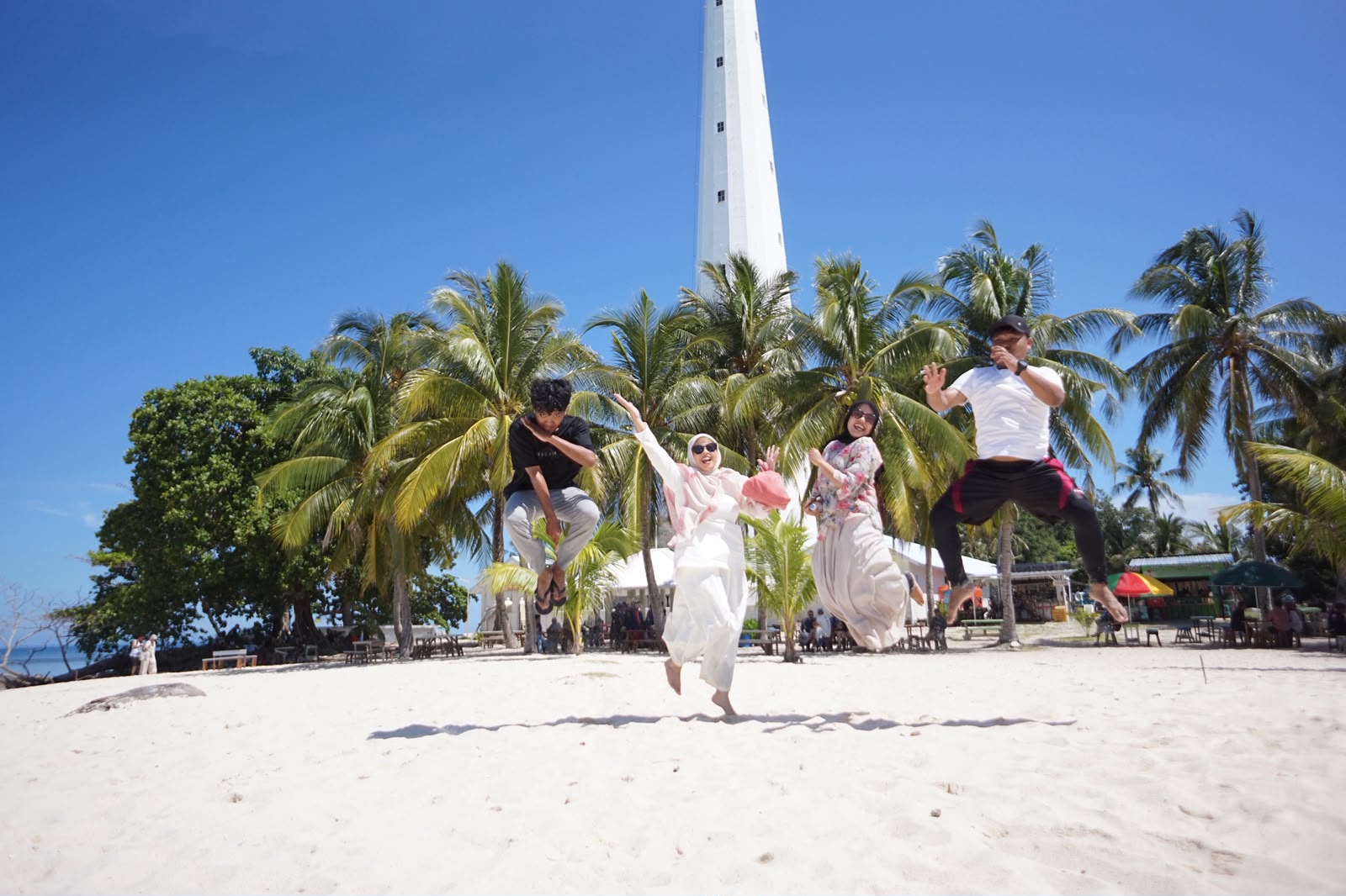 PAKET LIBURAN BELITUNG 2D1N NON HOTEL