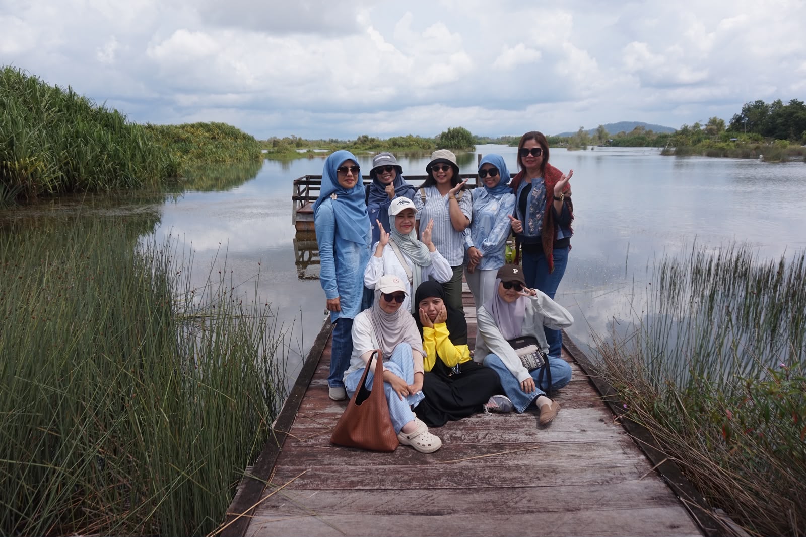 PAKET TOUR BELITUNG HEMAT 4D3N NON HOTEL & NON MEAL